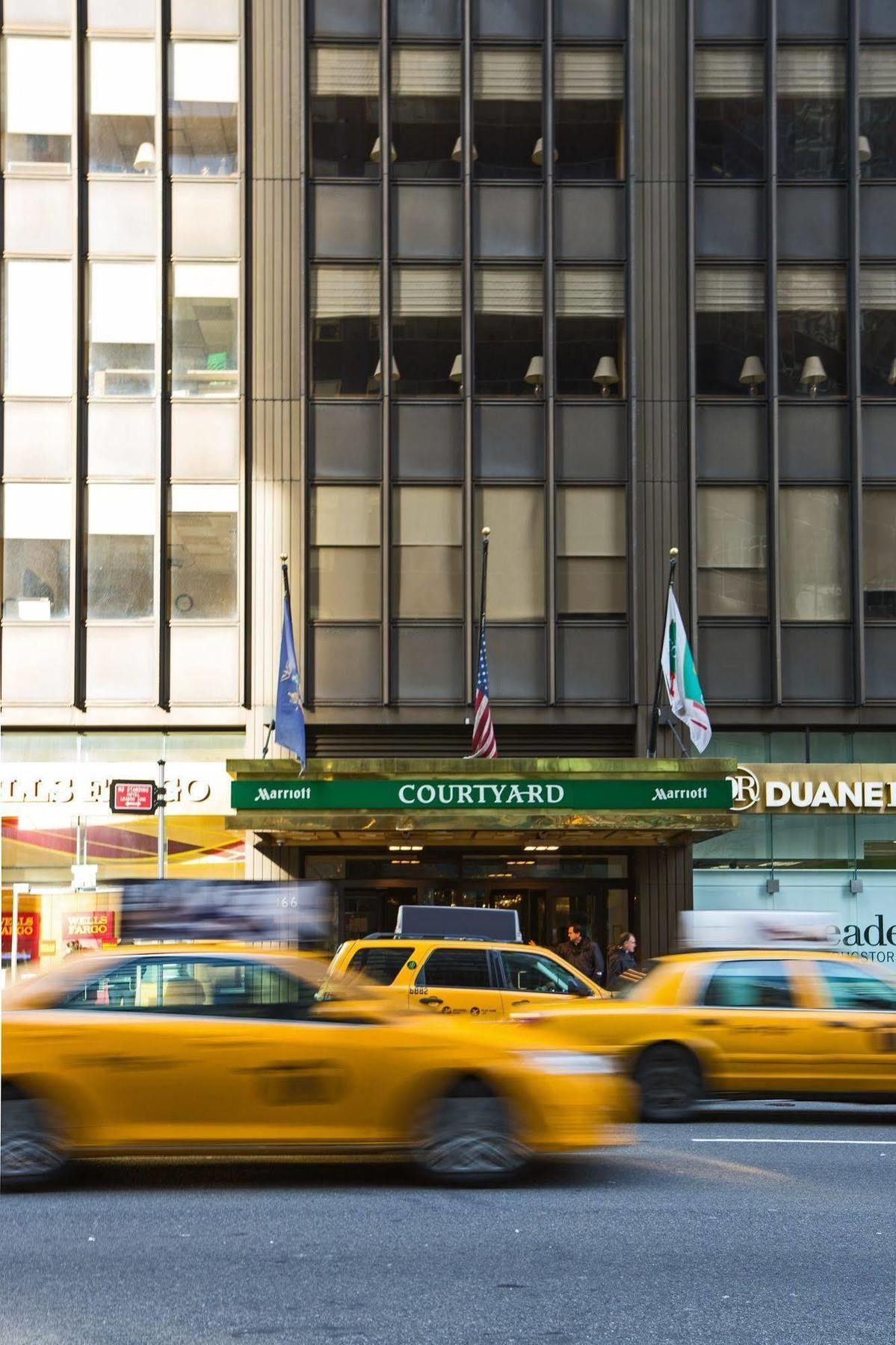 Courtyard New York Manhattan/Midtown East Екстер'єр фото